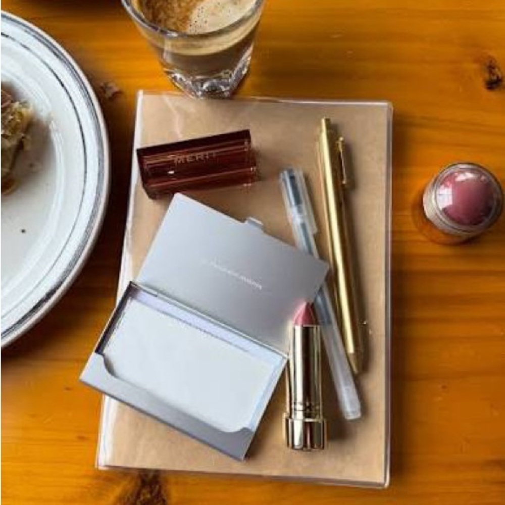 MERIT Limited Edition Card Case Makeup Blotting Set